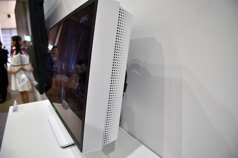 Sharp zaprezentował przyszłość: 27-calowy monitor 8K z odświeżaniem 120 Hz 3