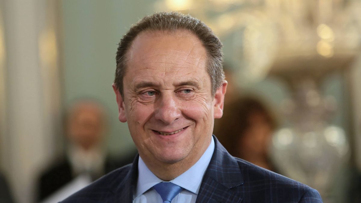 Andrzej Gut-Mostowy tłumaczy, jak mogą wyglądać wakacje w tym roku