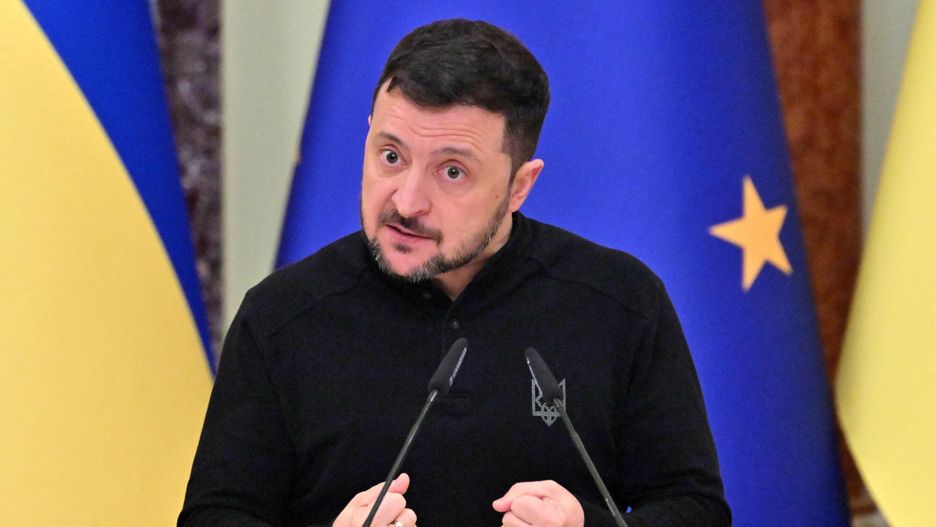 Nowi szefowie dyplomacji Unii i Rady Europejskiej w Kijowie
Ukrainian President Volodymyr Zelensky gives a press conference with  European Council President Antonio Costa (unseen) following their talks in Kyiv on December 1, 2024, amid Russian invasion in Ukraine. The EU's new top diplomat Kaja Kallas and head of the European Council Antonio Costa arrived in Kyiv Sunday in a symbolic show of support for Ukraine on their first day in office. (Photo by Sergei SUPINSKY / AFP)
SERGEI SUPINSKY