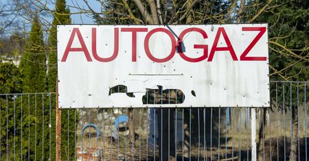 Trzy miliony Polaków bez osłony rządu. Na stacjach zaskoczenie