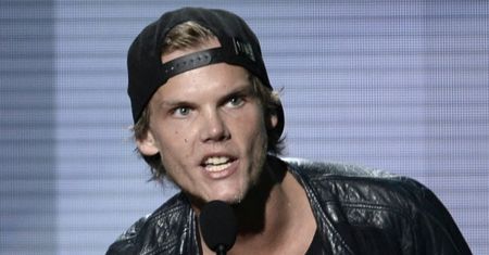 Avicii dzień przed śmiercią bawił się na jachcie ze znajomymi. "Był w dobrym nastroju" (FOTO)