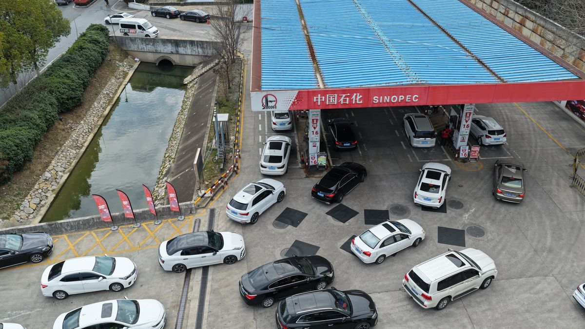 Stacja paliw w Nankinie. Zdj. z 23 marca