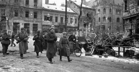 Ukradli wszystko. Tak wyglądało Darłowo po wkroczeniu Armii Czerwonej