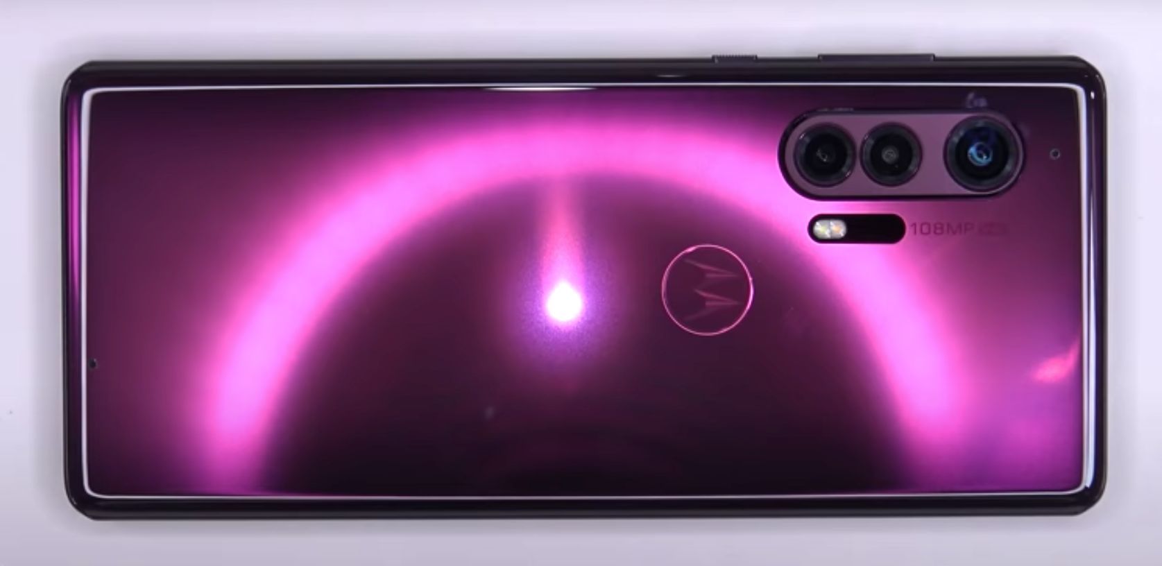 Motorola Edge+ rozłożona na czynniki pierwsze. Tak prezentuje się flagowiec pod maską 2