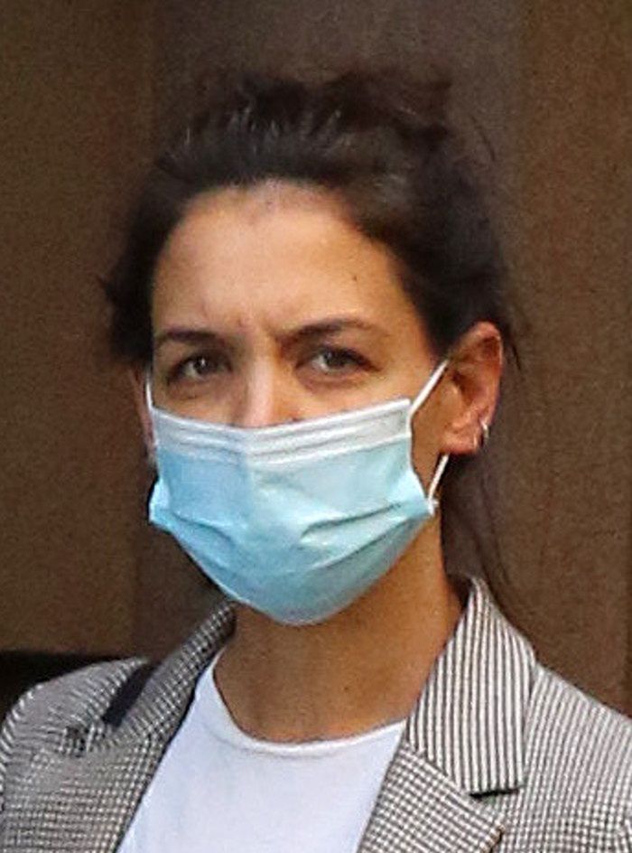 Katie Holmes spaceruje z nowym ukochanym