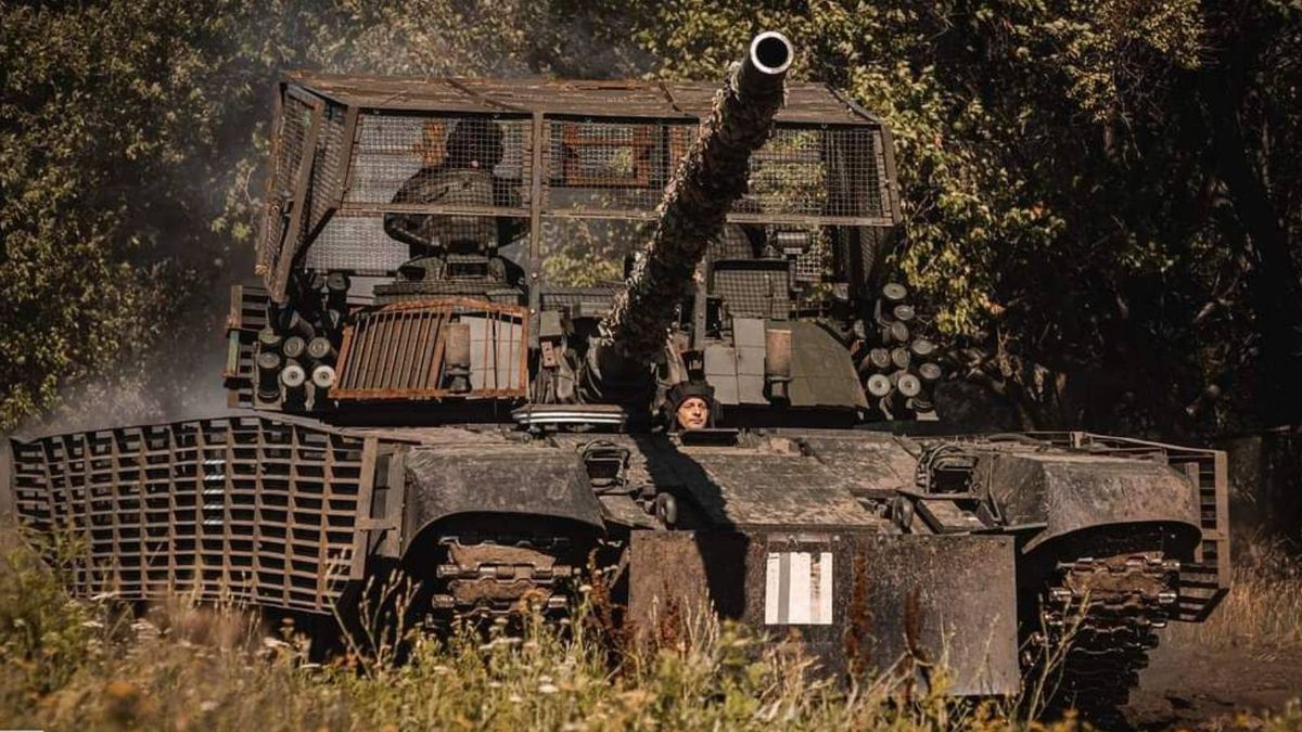 Niezwykle efektowne modyfikacje wozu bojowego PT-91 w Ukrainie