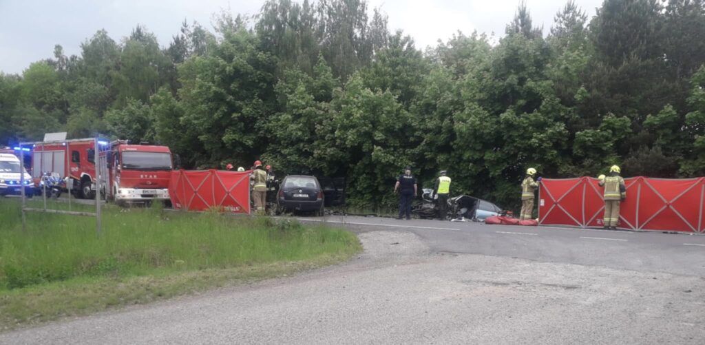 Fot. Radio 7 – Północne Mazowsze i Działdowszczyzna.  Tragiczna czołówka aut na drodze