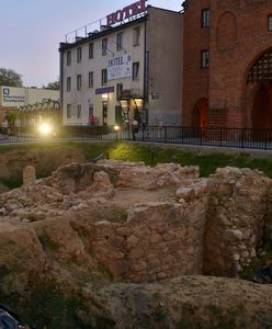 "Kultowy dół" zniknie po 13 latach. Oto co powstanie pod Wysoką Bramą