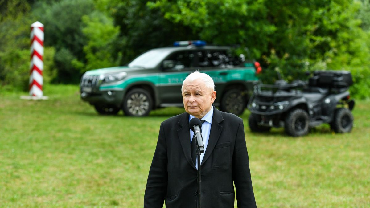 Kodeń (woj. lubelskie), 27.07.2023. Wicepremier, prezes PiS Jarosław Kaczyński podczas wizyty w Kodniu, 27 bm. (jm) PAP/Wojtek Jargiło