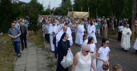 Nie wszyscy o tym wiedzą. Czy udział w procesji Bożego Ciała to obowiązek?