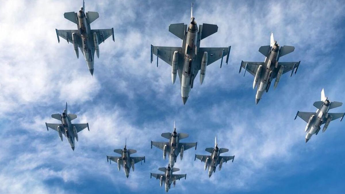 Na Ukrainę ma trafić m.in. 42 holenderskich F-16