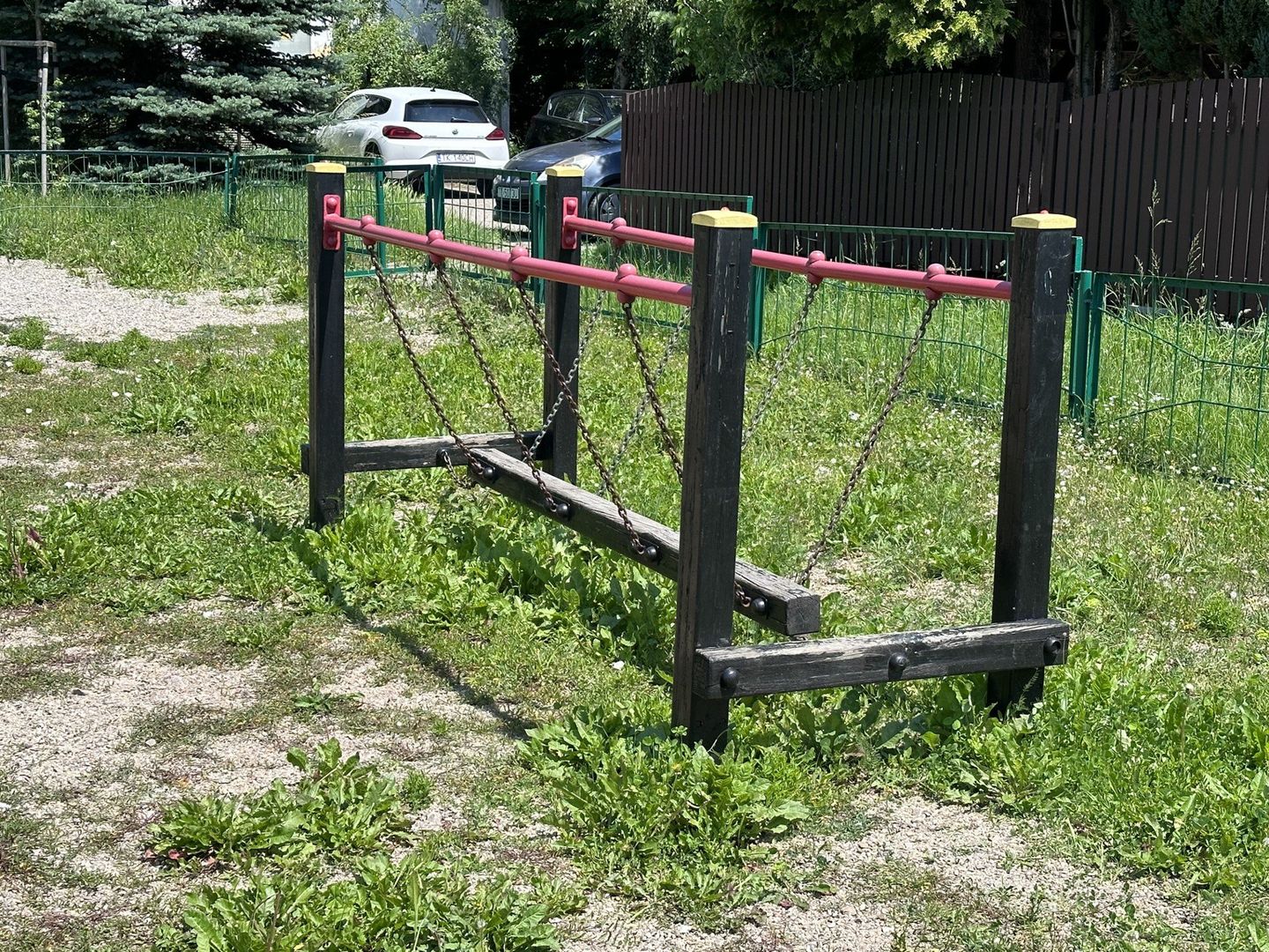 Plac zabaw przy ulicy Różyckiego na osiedlu Dąbrowa