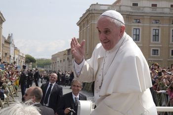 Franciszek zostawił pieniądze? Zakonnica ujawniła, na co je przeznaczył