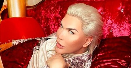 "Żywy Ken" zwierza się w rosyjskim salonie piękności: "Chcę mieć dzieci. Będę płacił za ich operacje"