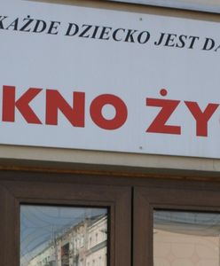 Dziecko w oknie życia w Kielcach. Stan ciężki