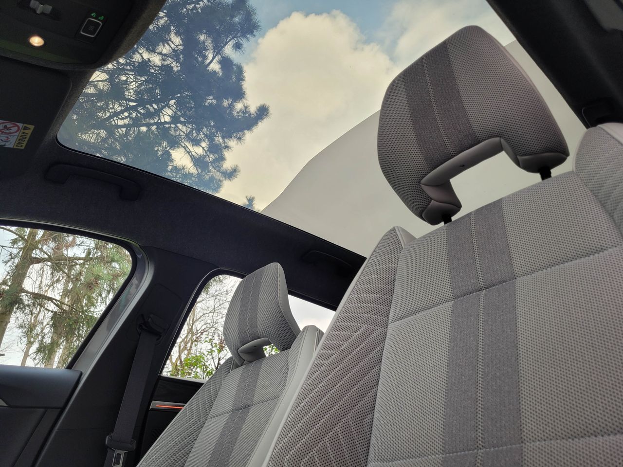 Renault Scenic E-Tech iconic long range