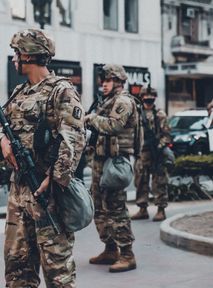 Osoby transpłciowe mogą służyć w armii USA – Biden cofnął zakaz Trumpa