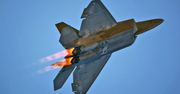 F-22 Raptor nie osiąga prędkości światła. Wyjaśniamy, co naprawdę oznacza termin "supercruise"