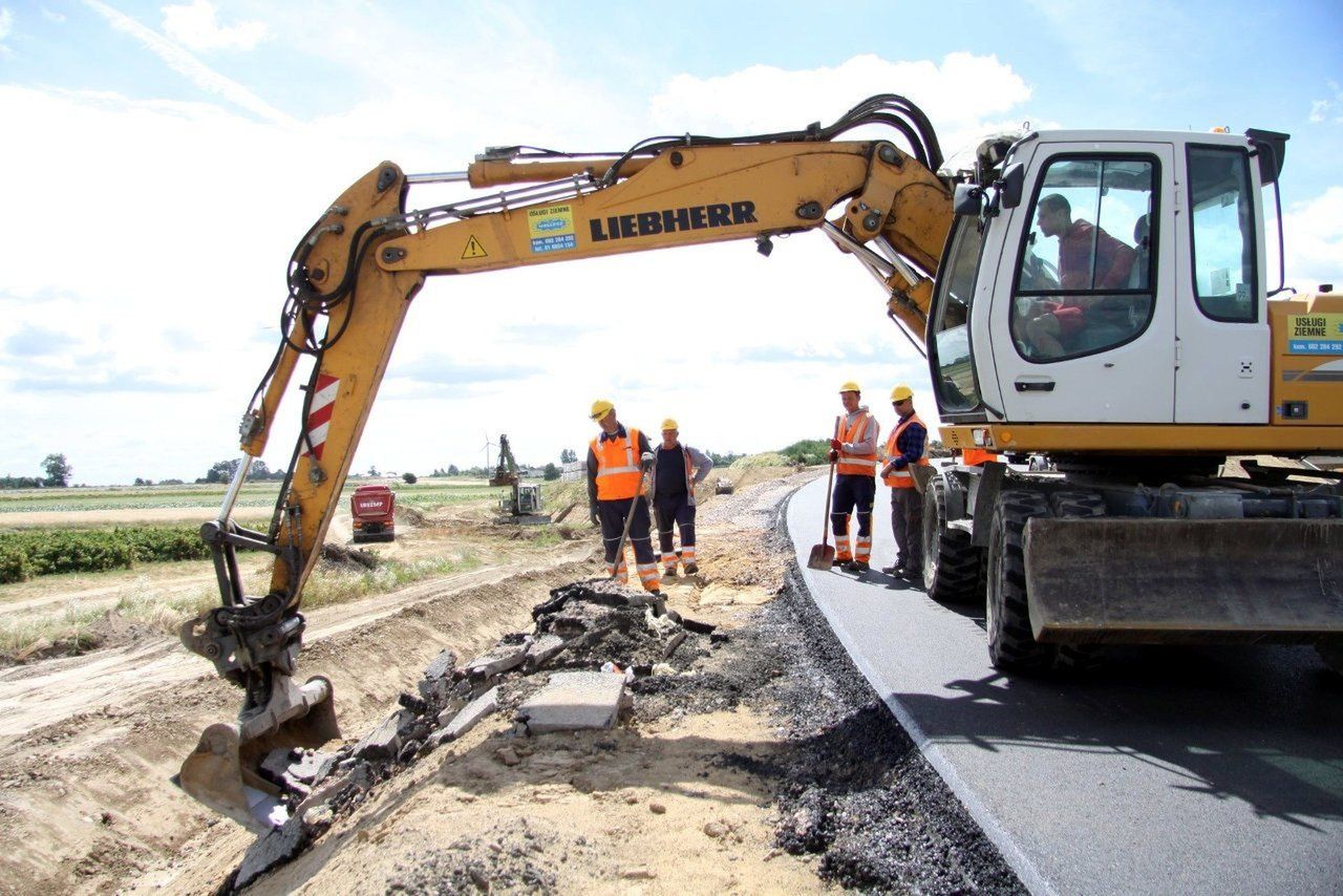 Lubelskie: Miliony na nowe drogi. Gorzej z transportem kolejowym
