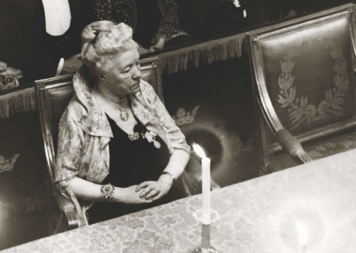 Selma Lagerlöf na zgromadzeniu Akademii Szwedzkiej. Zdjęcie wykonane w 1930 roku.