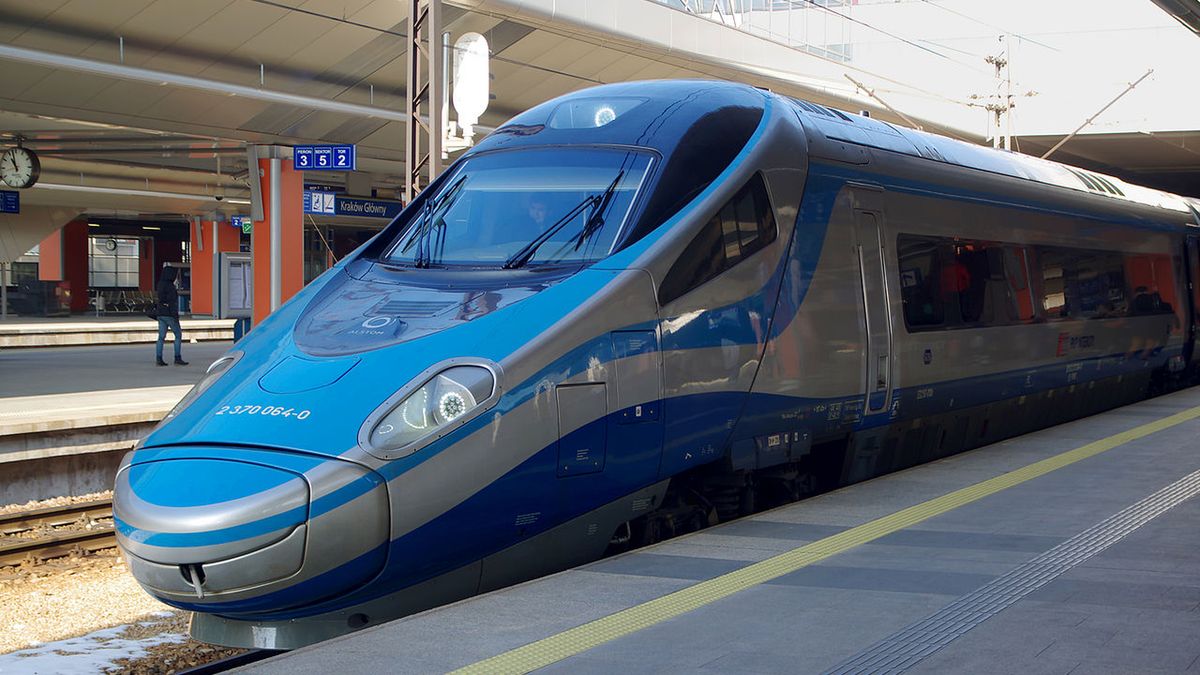 Absurd w Pendolino. Koronawirus atakuje tylko przy wejściu do pociągu? PKP wyjaśnia 1