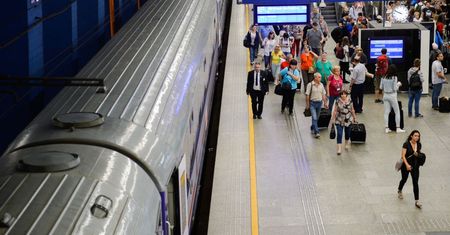 PKP Intercity. Nowa oferta i "tańsze bilety" budzą kontrowersje