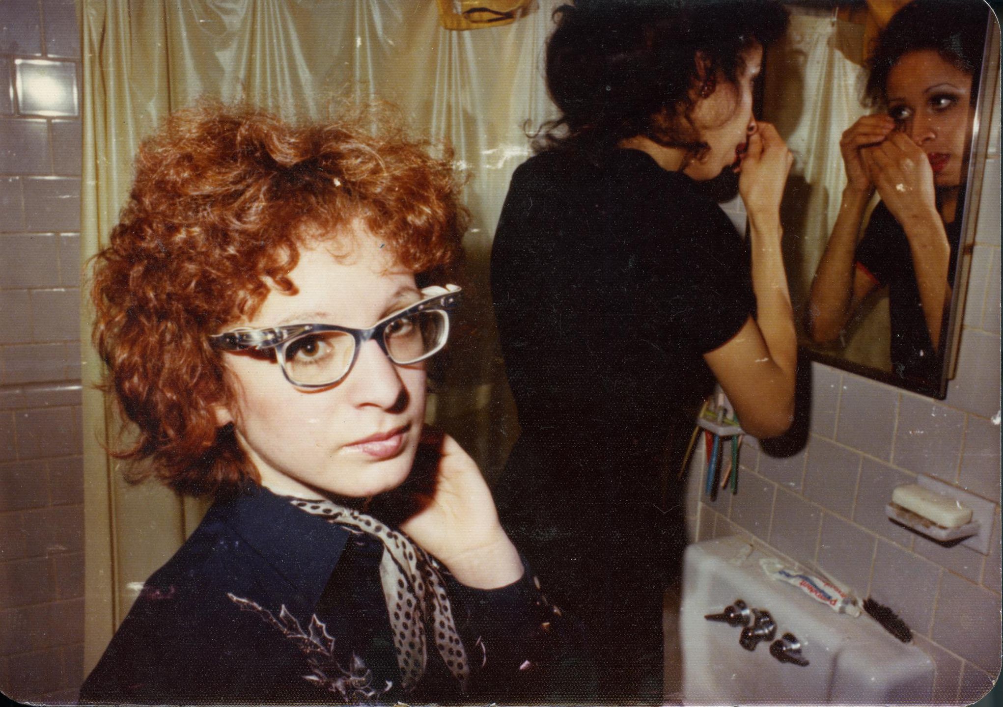 Nan Goldin, bohaterka filmu "Całe to piękno i krew", który pojawił się w programie MDAG