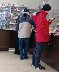 Leki na Covid-19 znikają z aptek. Czesi zabezpieczają zapasy