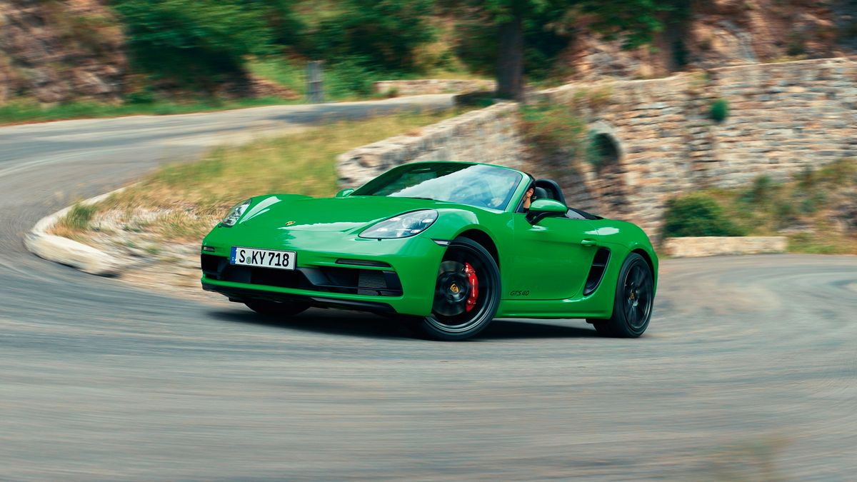 Większy silnik poprawi przyspieszenie i reakcje silnika, ale czy nie pogorszy zwinności auta w ciasnych zakrętach. Pewnie niebawem się przekonamy.