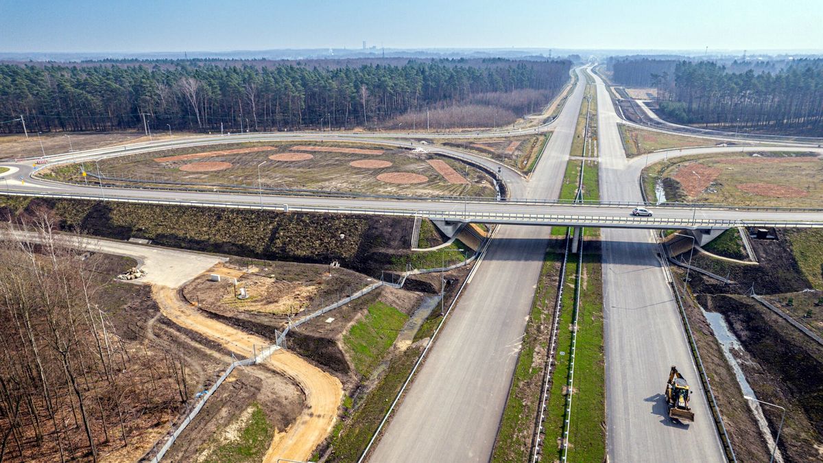 Budowa autostrady - zdjęcie ilustracyjne