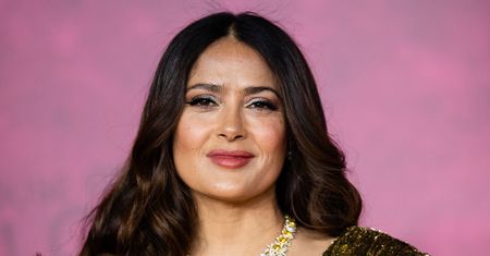 55-letnia Salma Hayek bez makijażu. To zdjęcie robi furorę