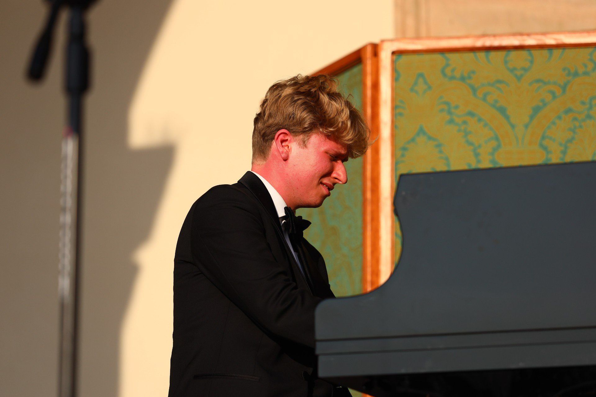 Młody pianista Krzysztof Wierciński swoją grą porwał uczestników koncertu