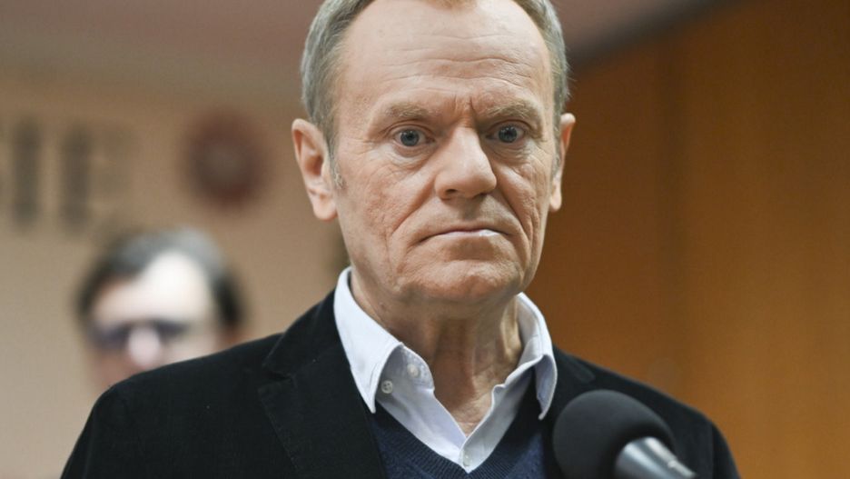 "Ponad rok prac archiwalnych, setki rozmów i godziny nagrań. Za nami praca, w wyniku której dowiedzieliśmy się, jak wyglądał reset relacji pomiędzy Polską a Rosją" - mówi Michał Rachoń. Tuska w cyklu nie zabraknie