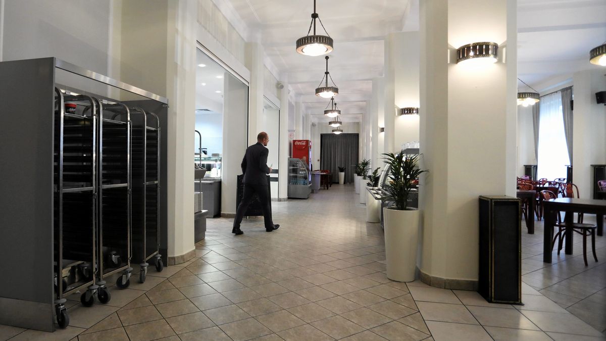 Najtaniej w kraju jedzą politycy. Ujawniono menu z sejmowej stołówki