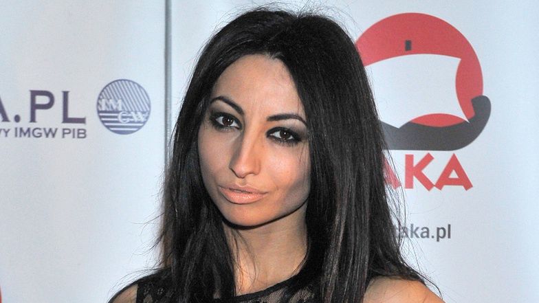 Tak dziś wygląda Jola Rutowicz. Kruczoczarne włosy zamieniła na BLOND. Poznalibyście ją? (FOTO)