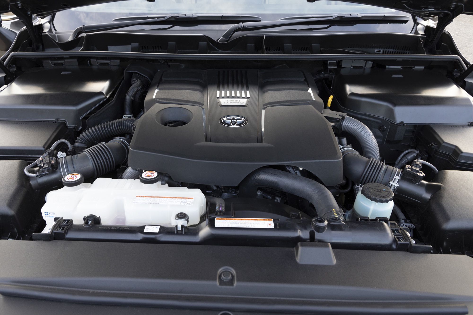 Silnik 3.5 Twin Turbo i jego skrzynia biegów to jedyna rzecz, która naprawdę zachwyca w tym aucie