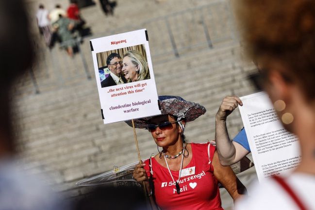 Protest w Berlinie. "Pandemia to teoria spiskowa"