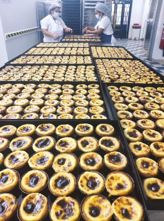 Pasteis de Belem to obowiązkowy przysmak każdego, kto chce poznać smak Lizbony