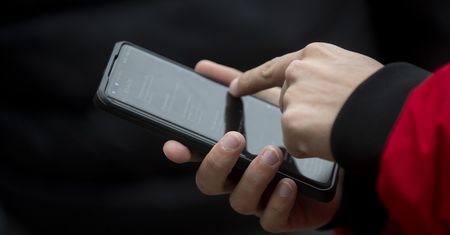 Alert RCB to nie wszystko. Co można sprawdzić przez telefon?