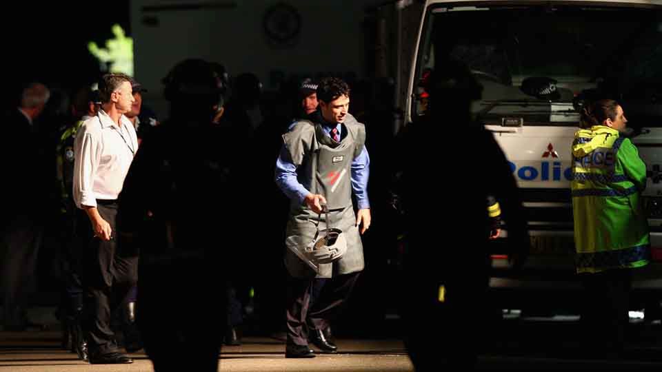 Saperzy unieszkodliwili bombę przyczepioną do szyi nastolatki 1