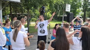 Nowator w Radomsku. Wspólne śpiewanie, tańce i warsztaty bębniarskie
