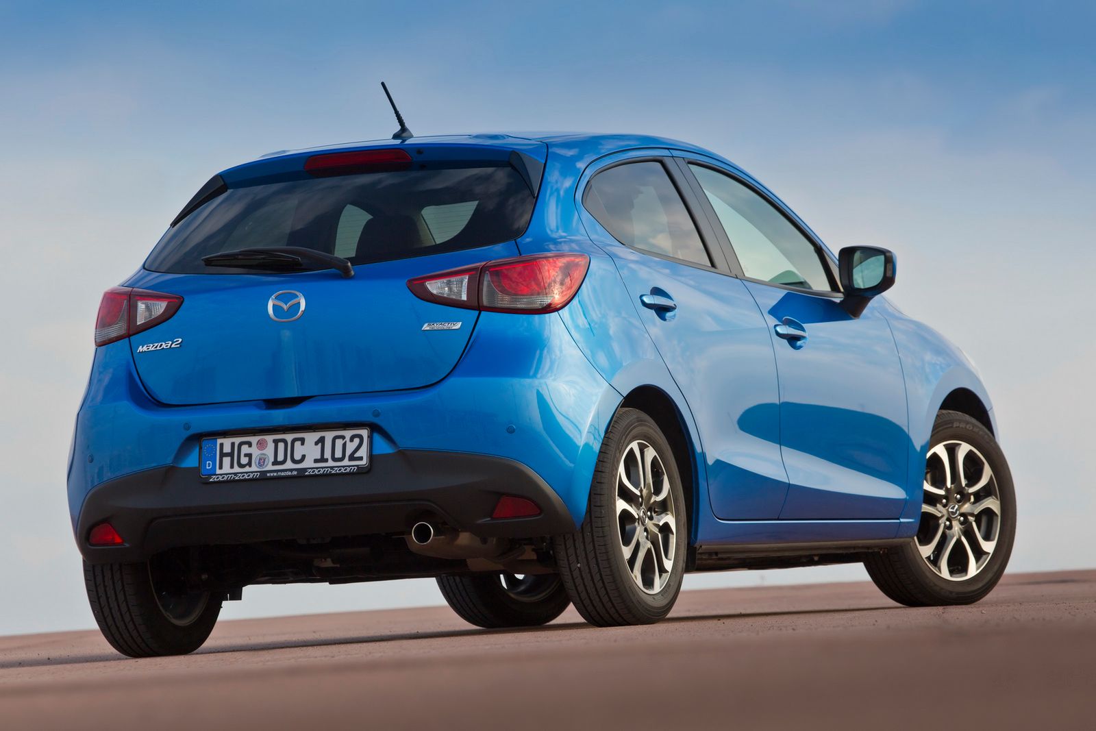Europejska Mazda 2 – obszerna galeria zdjęć 30