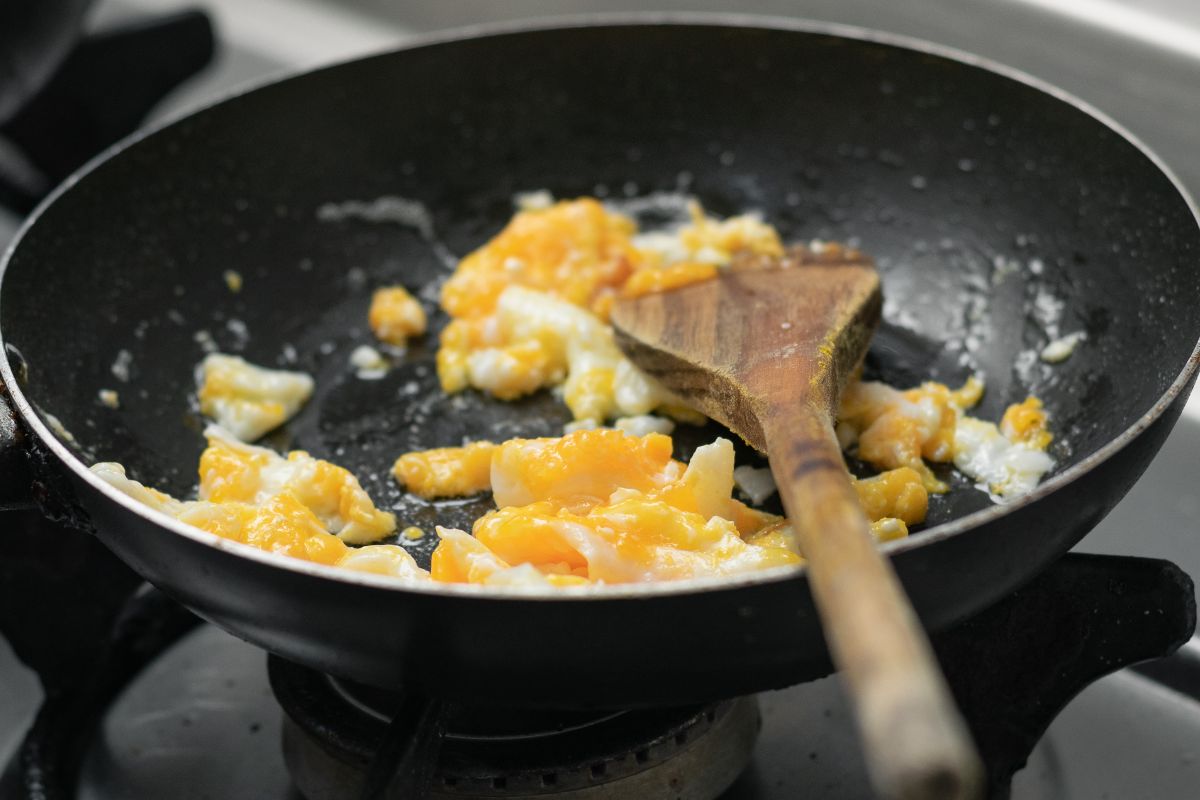 To najlepsza jajecznica. Z tego przepisu wychodzi bardzo delikatna i kremowa