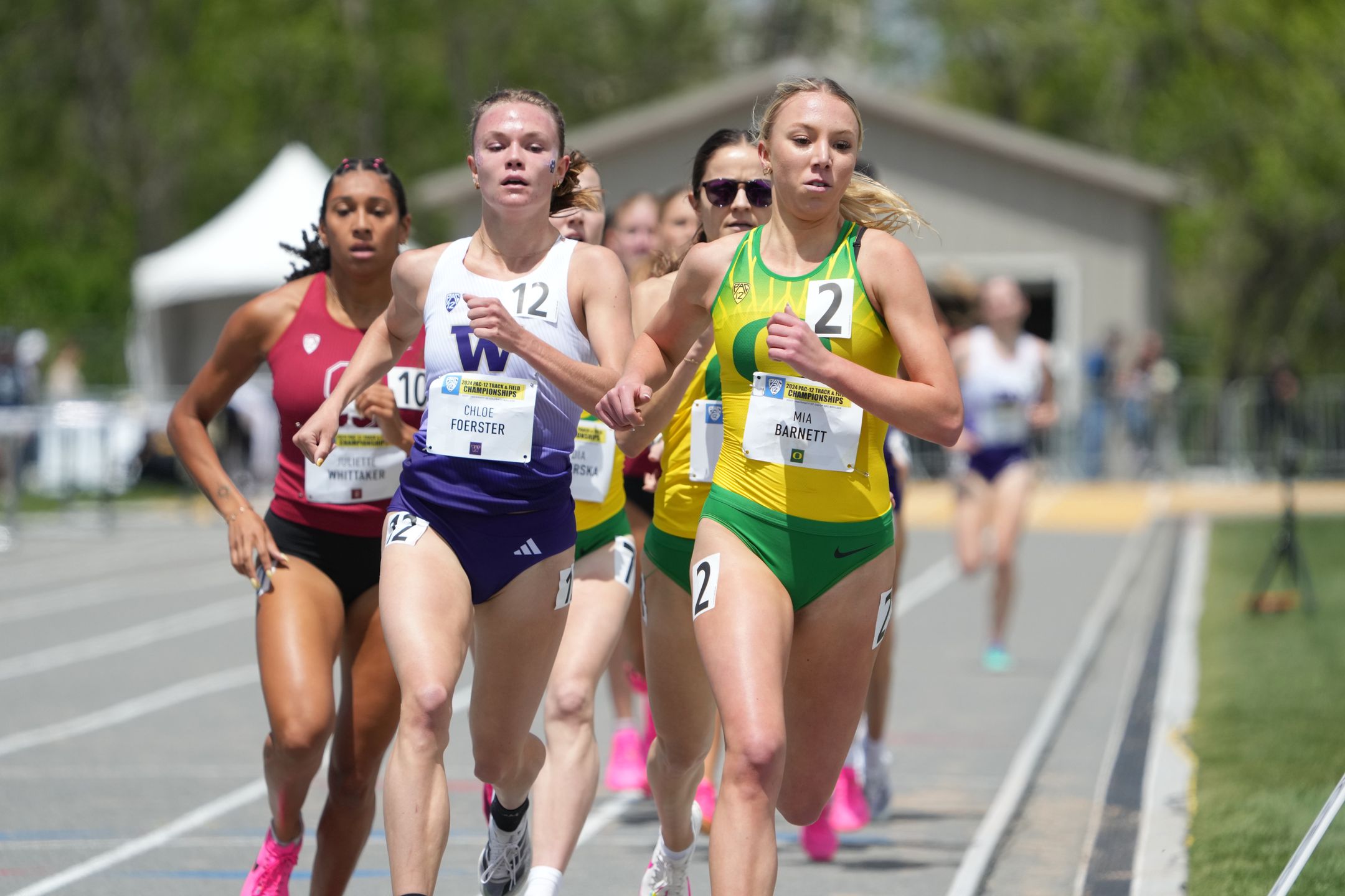 Mia Barnett i Chloe Foerster 