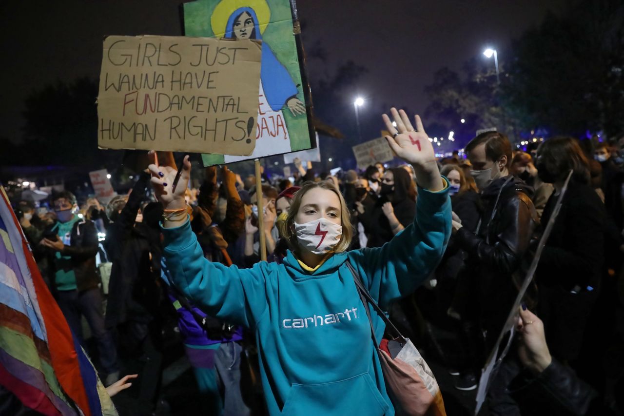 Aborcja. Trybunał Konstytucyjny rozwścieczył Polaków. Tłumy na protestach