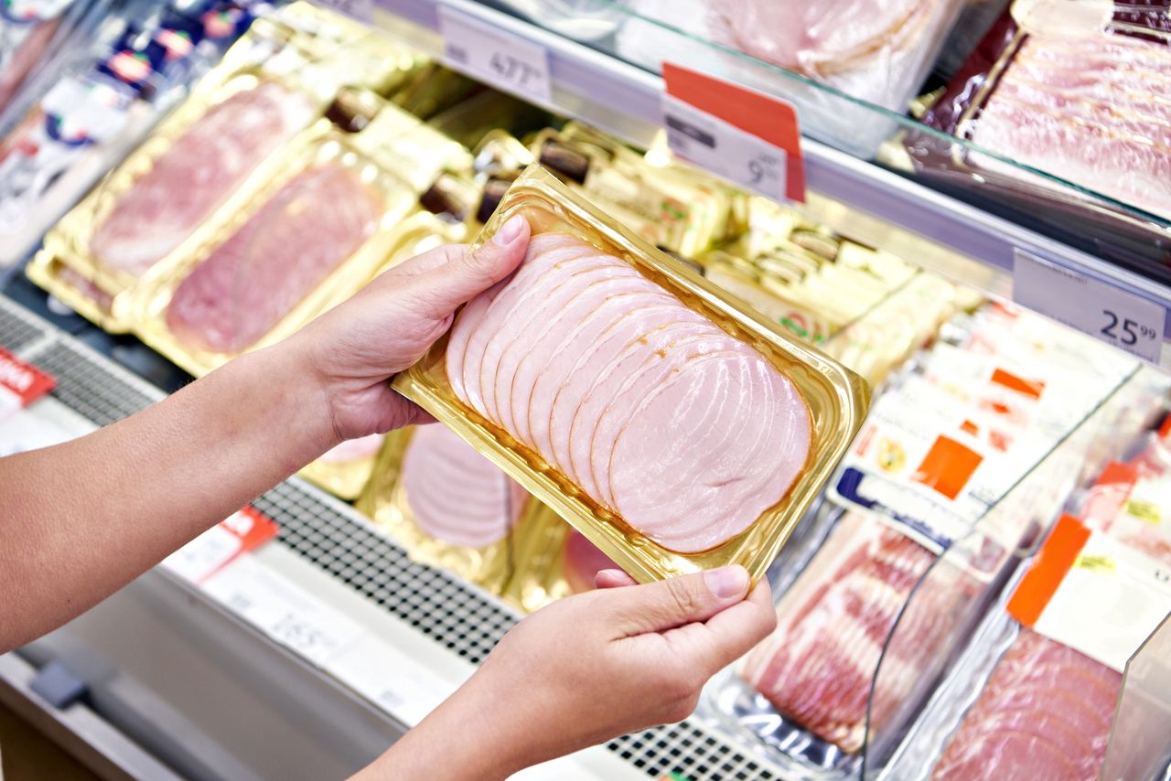 Nagminny błąd. To dlatego wędlina psuje się po dwóch dniach