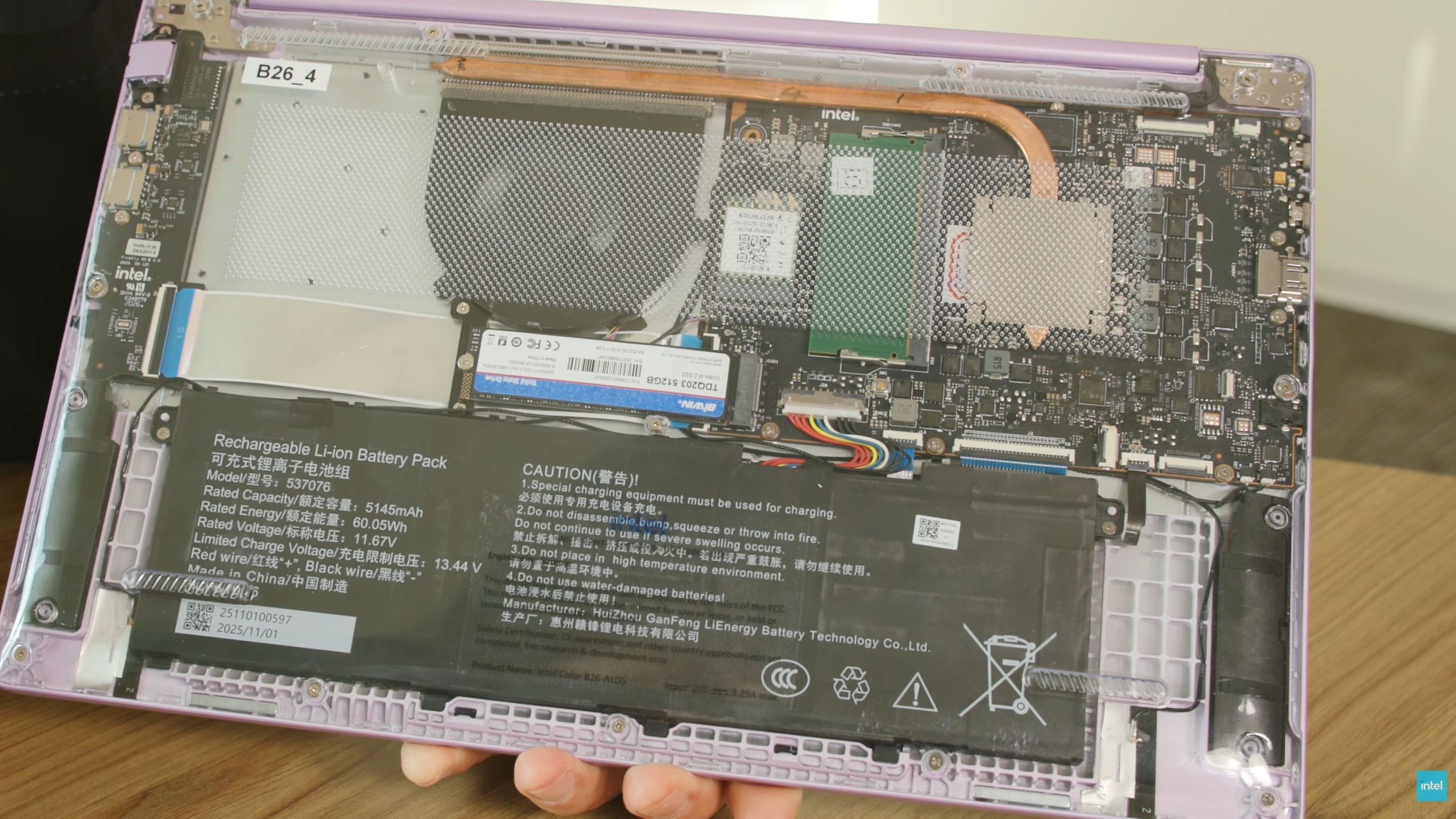 Przykładowy laptop opracowany zgodnie z koncepcją Intel Firefly