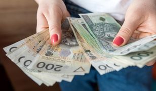 Od lipca nawet 860 zł dodatku do pensji. Oto komu przysługuje