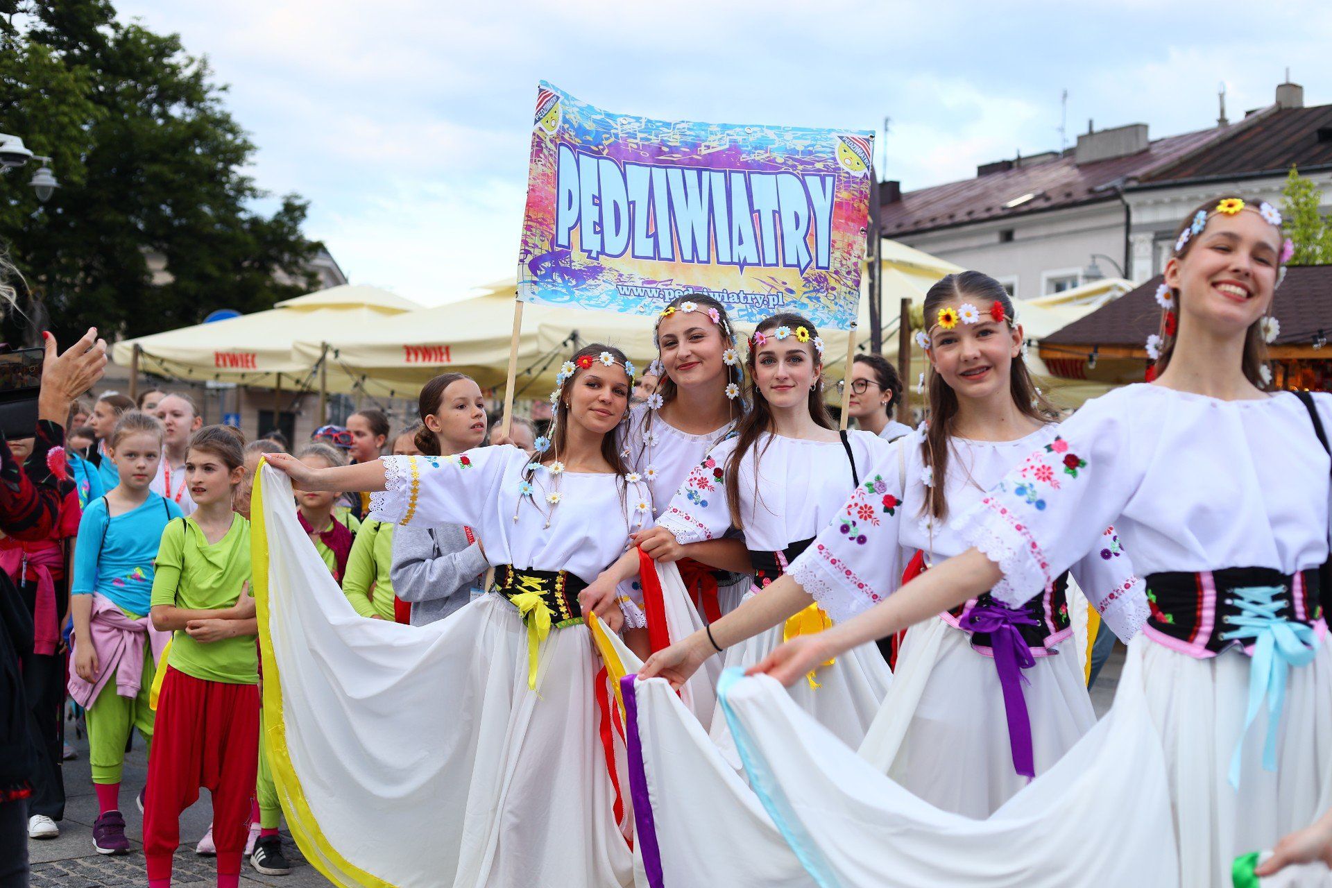 Uczestnicy korowodu zachwycali swoimi barwnymi strojami