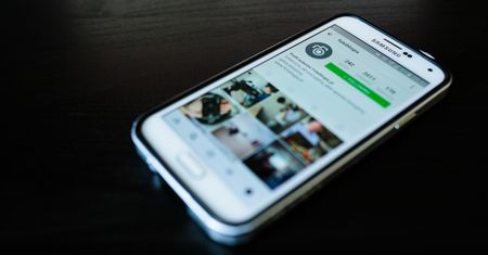 Instagram prezentuje opcje dla profesjonalistów, w tym posty sponsorowane